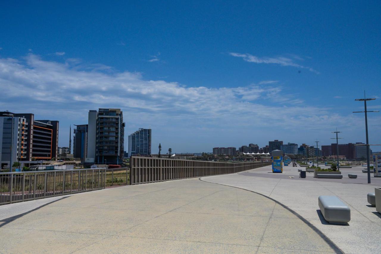 Luxury Point Waterfront Apartment At The Spinaker Durban Exterior photo